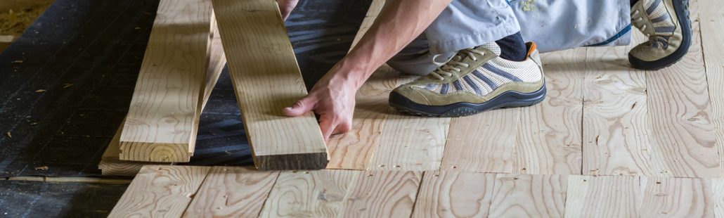 AC Reformas: Expert installation of hardwood flooring, providing a sleek and durable finish to your home.